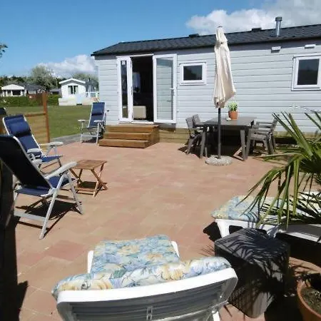 Joleen Aan Zee, Vlakbij Het * IJmuiden