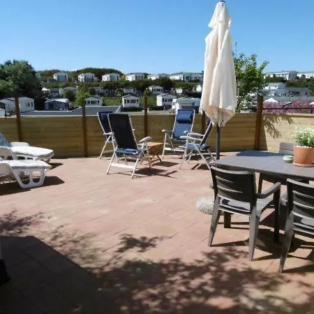 Joleen Aan Zee, Vlakbij Het * IJmuiden