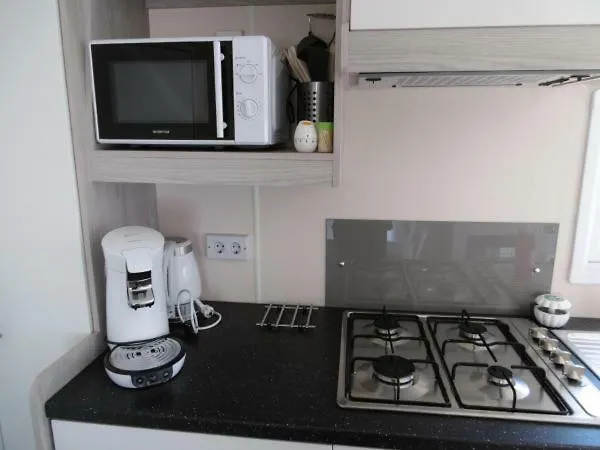 Joleen Aan Zee, Vlakbij Het Chalet IJmuiden