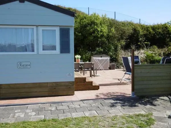 Joleen Aan Zee, Vlakbij Het *