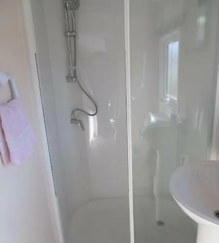 Joleen Aan Zee, Vlakbij Het Chalet