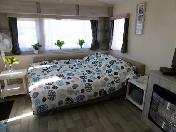 Joleen Aan Zee, Vlakbij Het Chalet IJmuiden